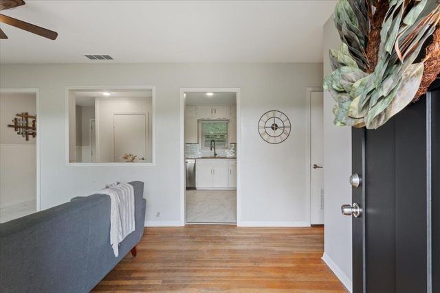 804 Ash ST, Georgetown, TX 78626