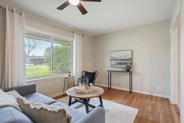 804 Ash ST, Georgetown, TX 78626