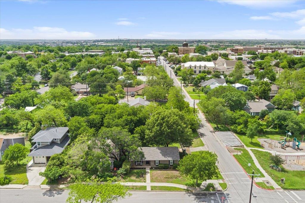 804 Ash ST, Georgetown, TX 78626