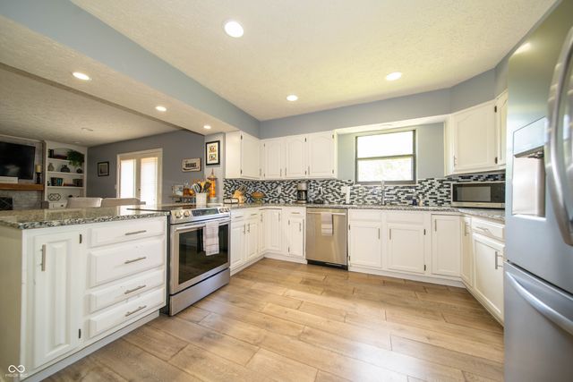 7442 Blue Creek South Drive, Indianapolis, IN 46256