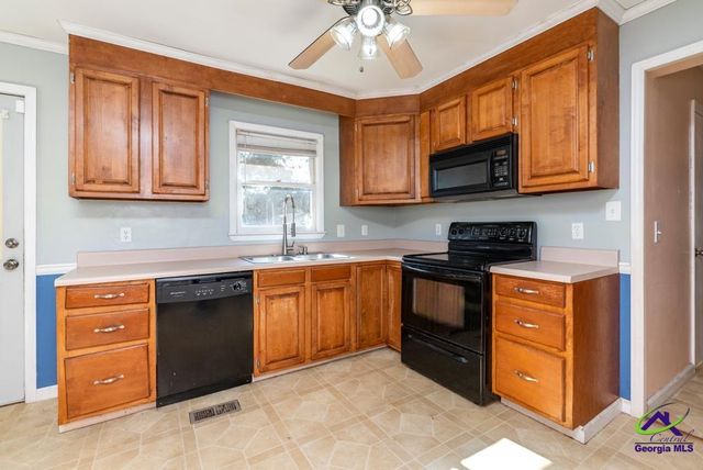 209 Fleming Drive, Bonaire, GA 31005