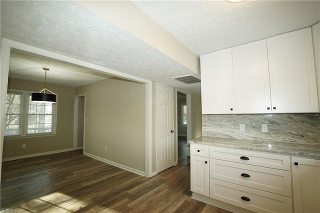 421 Lanyard RD, Newport News, VA 23602