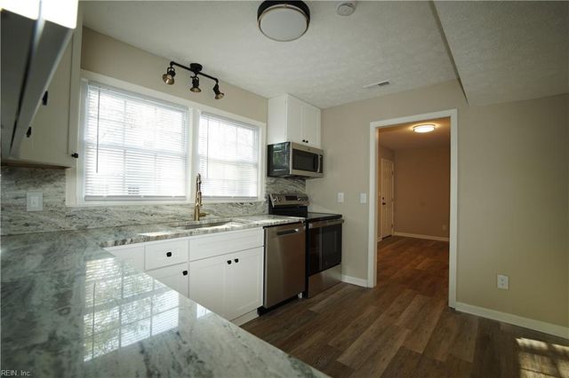 421 Lanyard RD, Newport News, VA 23602