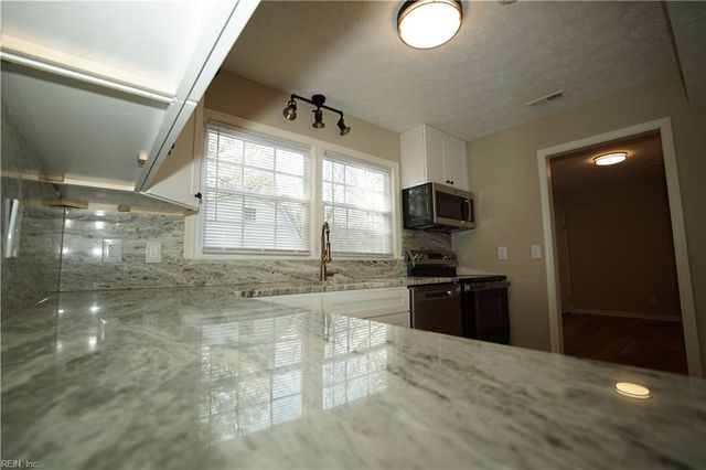 421 Lanyard RD, Newport News, VA 23602