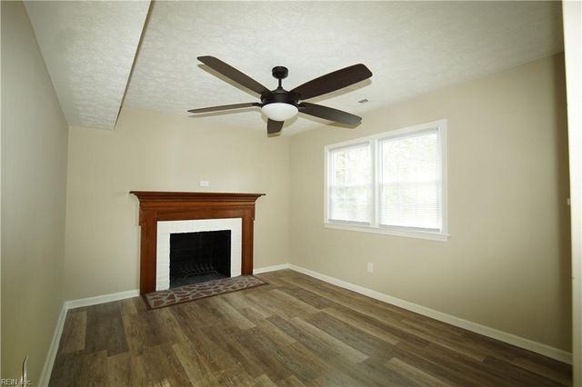 421 Lanyard RD, Newport News, VA 23602