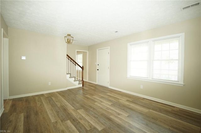 421 Lanyard RD, Newport News, VA 23602