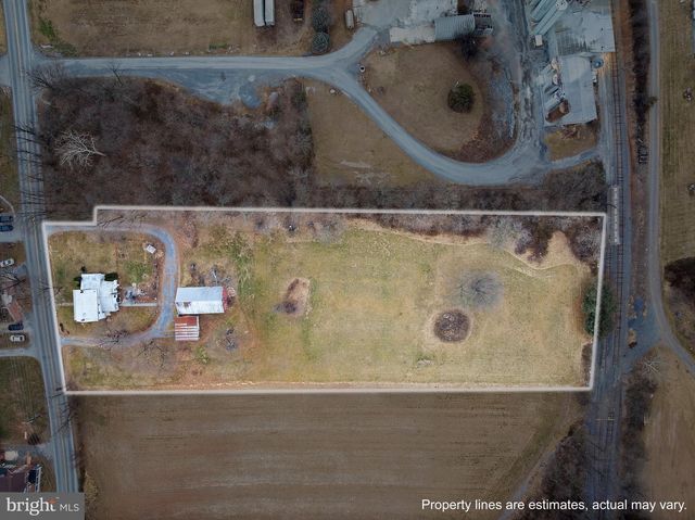 1279 CENTER MILLS RD, Aspers, PA 17304