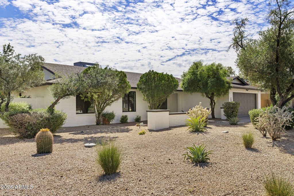 5821 E ACOMA Drive, Scottsdale, AZ 85254 — exterior