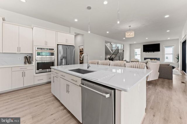 24590 LENAH CROSSING DR, Aldie, VA 20105