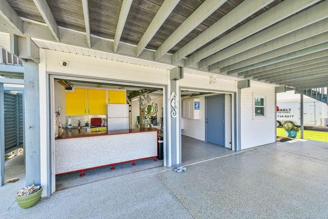 4110 Fort Bend Drive, Galveston, TX 77554