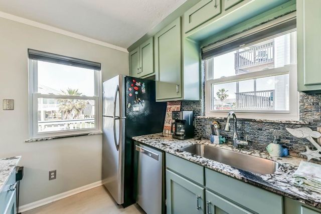 4110 Fort Bend Drive, Galveston, TX 77554