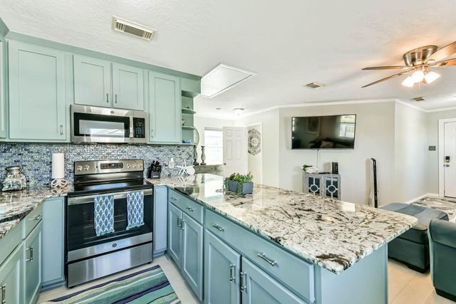 4110 Fort Bend Drive, Galveston, TX 77554