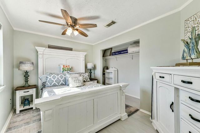 4110 Fort Bend Drive, Galveston, TX 77554