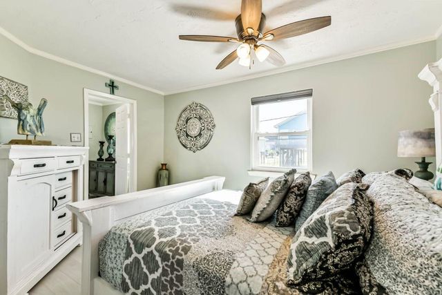 4110 Fort Bend Drive, Galveston, TX 77554