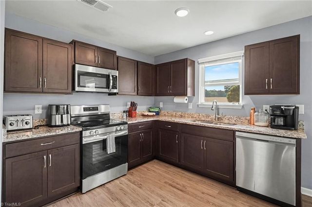 647 Gus Hill Road, Clemmons, NC 27012