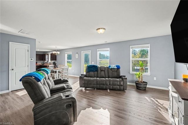 647 Gus Hill Road, Clemmons, NC 27012