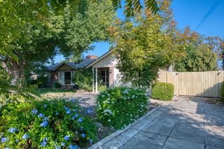 2360 18th Avenue, Kingsburg, CA 93631