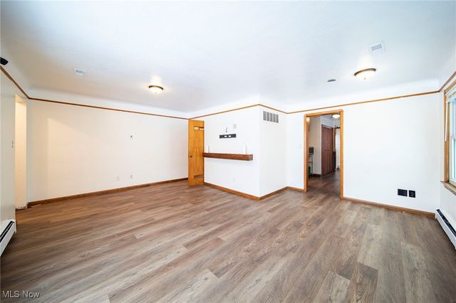 430 E 309th Street, Willowick, OH 44095