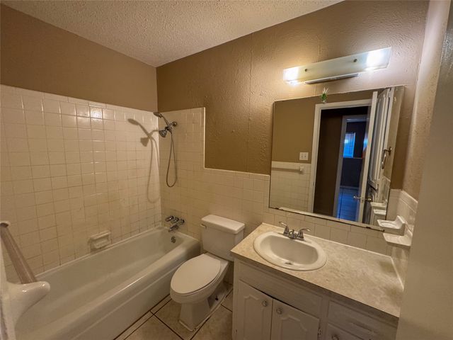 1526 W Elm Street, Denison, TX 75020