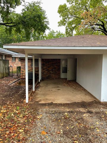 1526 W Elm Street, Denison, TX 75020