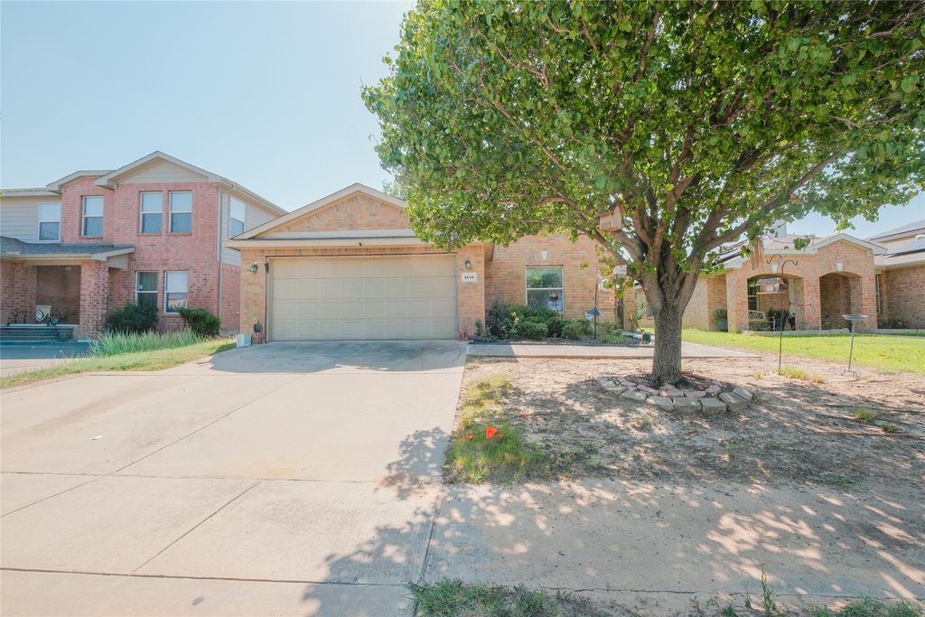 1616 Wind Star Way, Fort Worth, TX 76108
