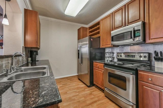 1711 Old Spanish Trail 419, Houston, TX 77054