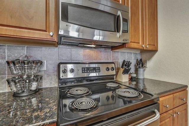 1711 Old Spanish Trail 419, Houston, TX 77054