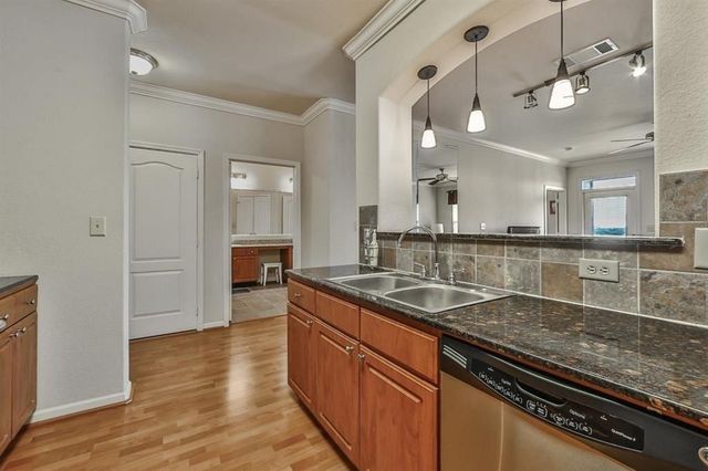 1711 Old Spanish Trail 419, Houston, TX 77054