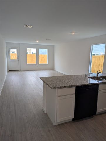 904 Wood Stork Way, Princeton, TX 75407