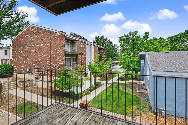 10106 W 96th Terrace D, Overland Park, KS 66212