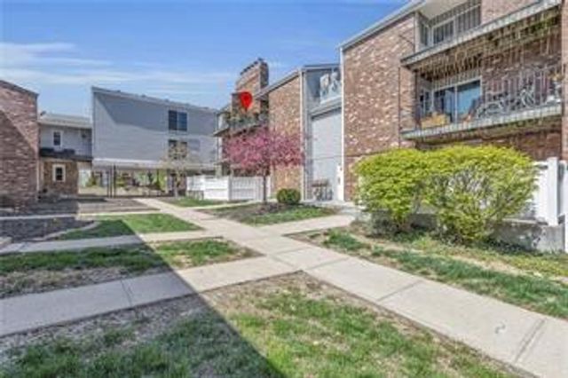 10106 W 96th Terrace D, Overland Park, KS 66212