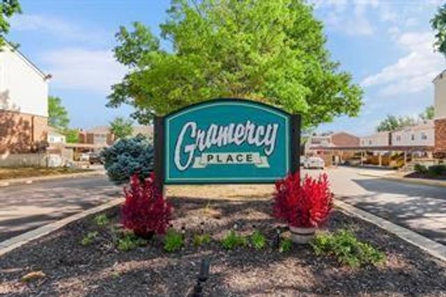 10106 W 96th Terrace D, Overland Park, KS 66212