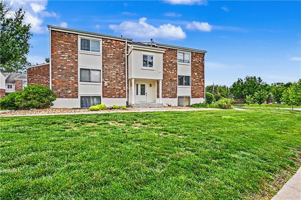 10106 W 96th Terrace D, Overland Park, KS 66212