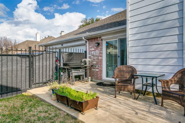 1051 Summit Park, Lewisville, TX 75077
