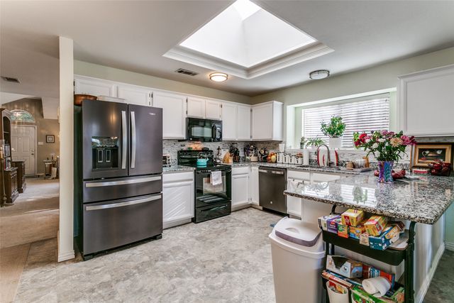 1051 Summit Park, Lewisville, TX 75077