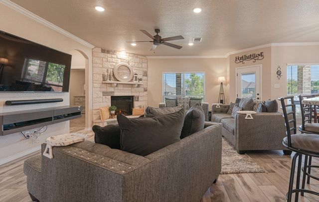 8000 Gold DR, Killeen, TX 76542