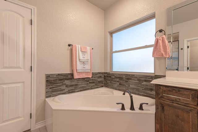 8000 Gold DR, Killeen, TX 76542