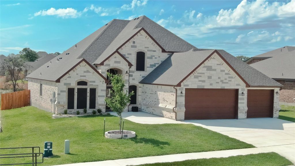 8000 Gold DR, Killeen, TX 76542