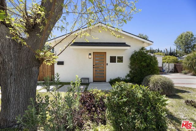 19014 Bessemer St, Tarzana (los Angeles), CA 91335