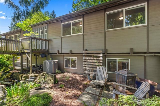 155 Mount Olympus Drive NW, Issaquah, WA 98027