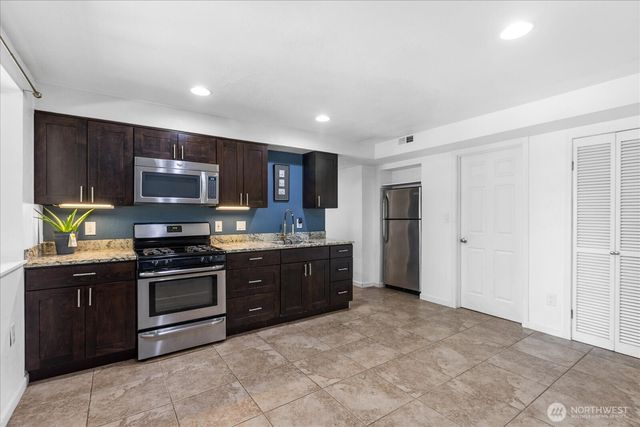 155 Mount Olympus Drive NW, Issaquah, WA 98027