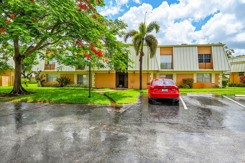 3630 Citrus Trace 4, Davie, FL 33328