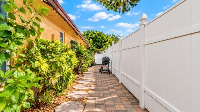 7430 NW 49TH Street, Lauderhill, FL 33319