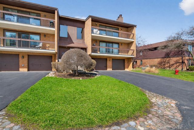 8150 Brookside Drive 204, Palos Park, IL 60464