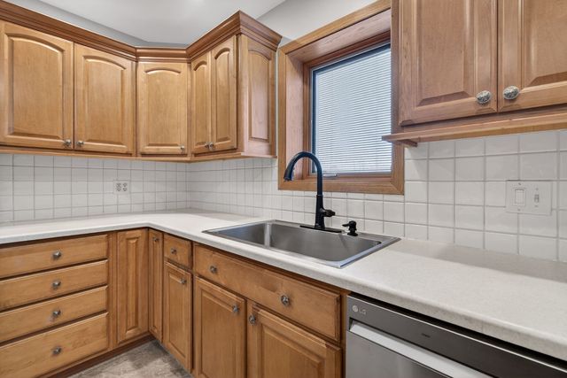 8150 Brookside Drive 204, Palos Park, IL 60464