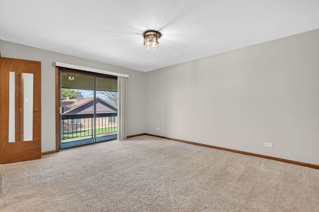 8150 Brookside Drive 204, Palos Park, IL 60464