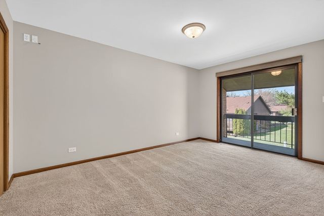 8150 Brookside Drive 204, Palos Park, IL 60464