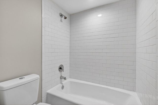 8150 Brookside Drive 204, Palos Park, IL 60464