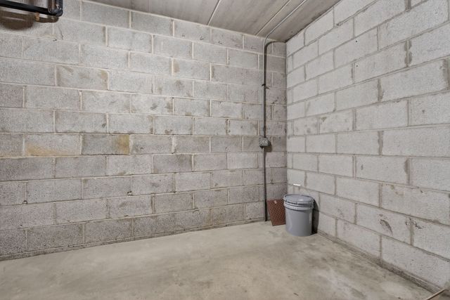 8150 Brookside Drive 204, Palos Park, IL 60464