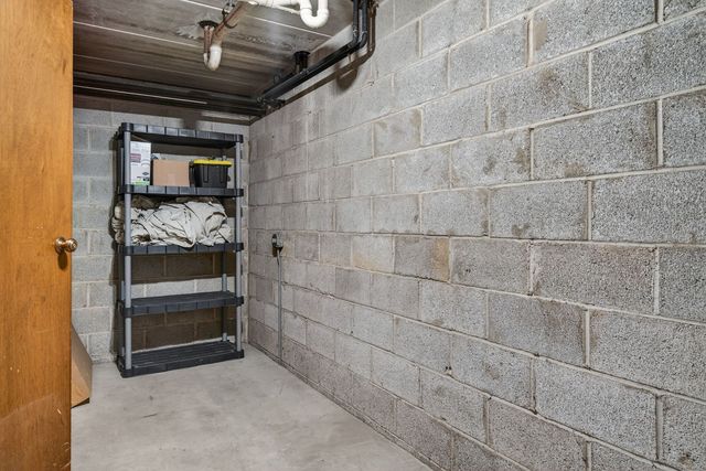 8150 Brookside Drive 204, Palos Park, IL 60464